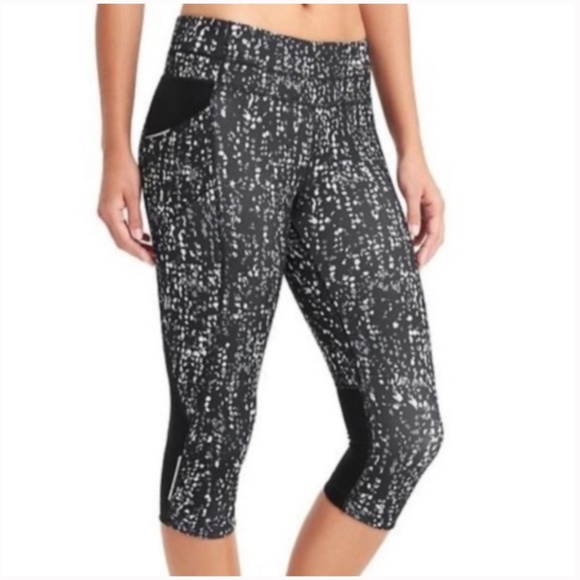 Athleta Pants - Women’s Athleta capri leggings